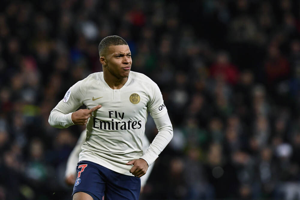 和讯投顾郑镇华：转折临界点出现，下周绝地反击！